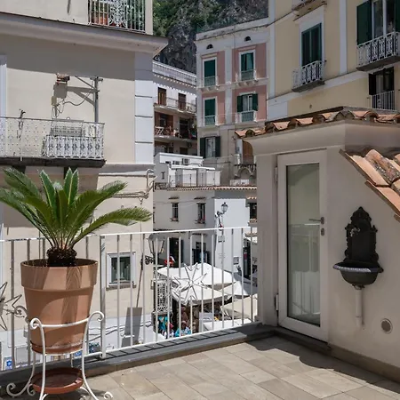 Scirocco - Amazing With Terrace In Center Apartmán *
